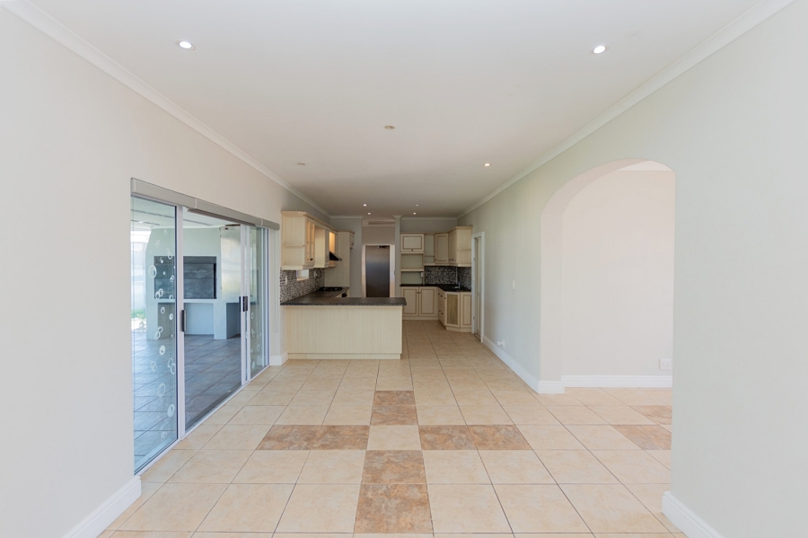 3 Bedroom Property for Sale in Country Club Western Cape